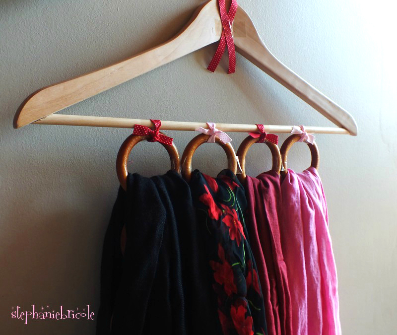 DIY : un cintre porte-foulard à customiser.