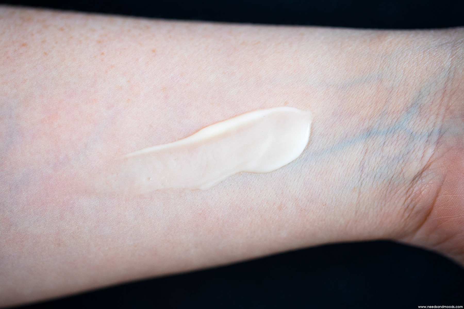 clinique fit hydratant matifiant post effort swatch