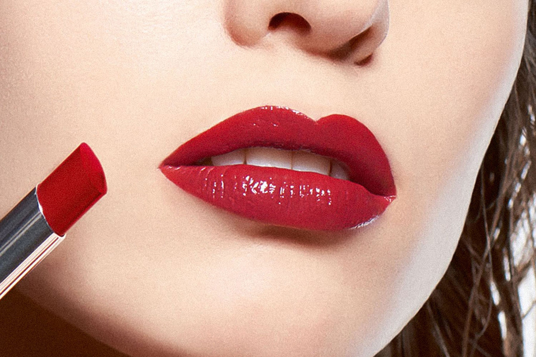 dior-addict-lacquer-stick-swatch-hollywood-red