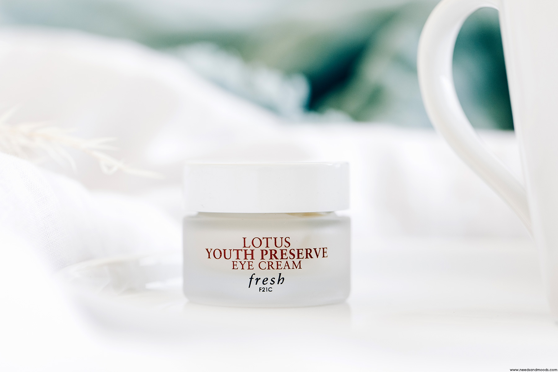fresh lotus youth preserve eye cream