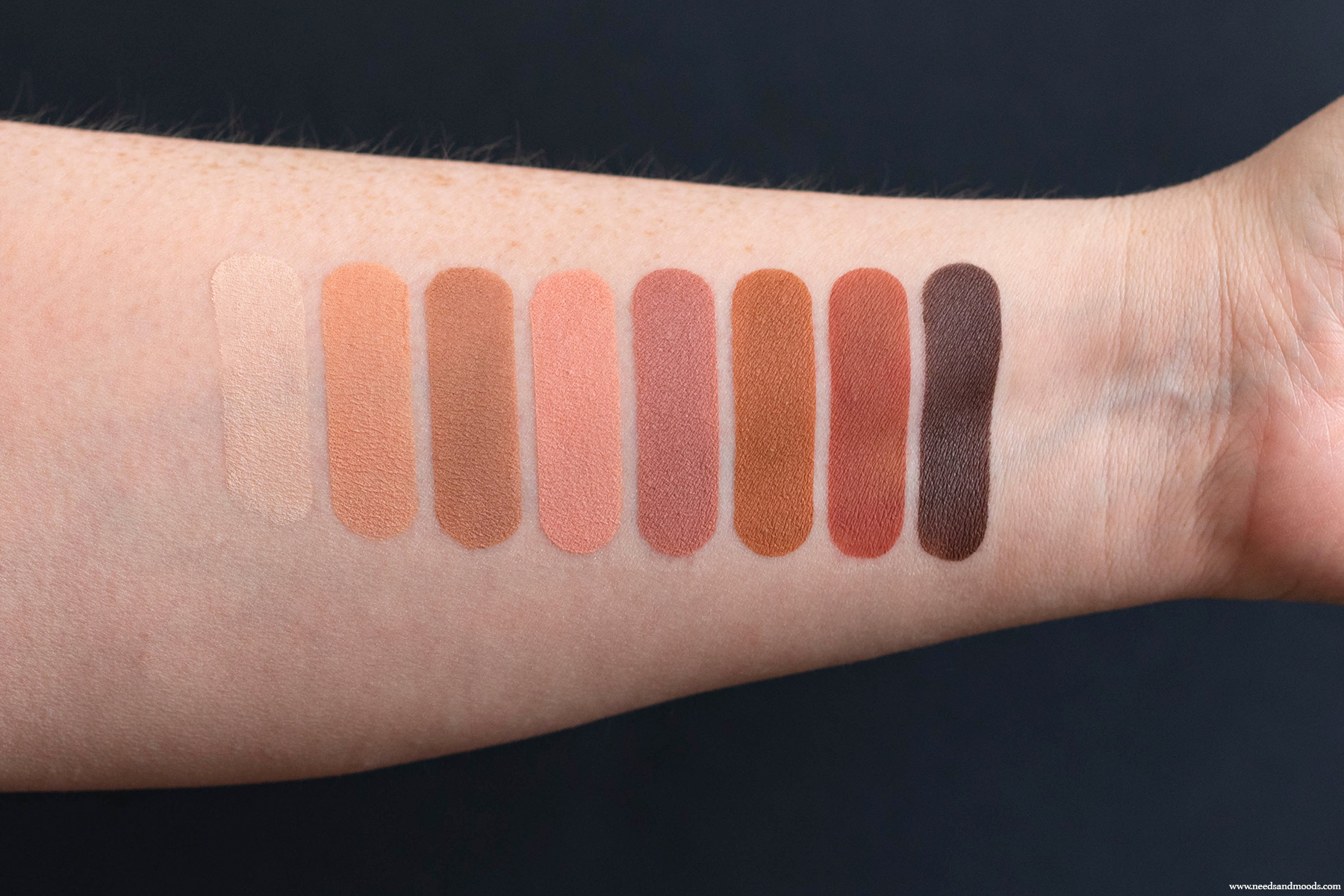 too faced born this way the natural nudes swatch