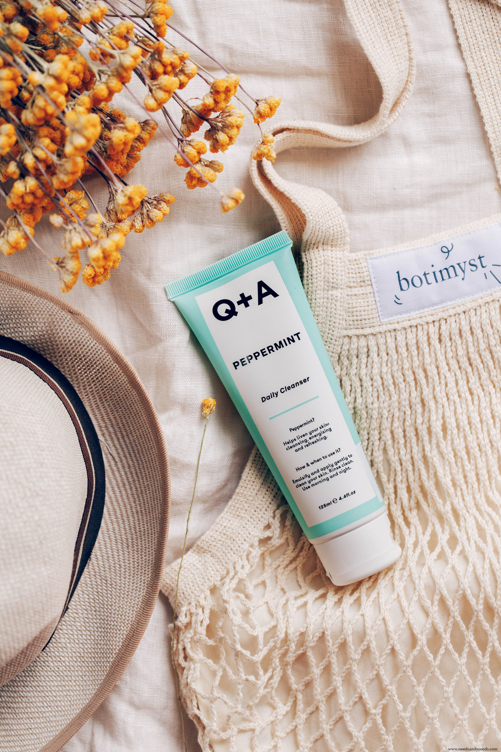 q + a peppermint daily cleanser